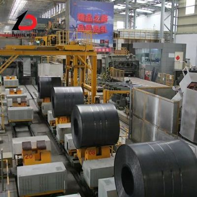 Bobine d'acier au carbone laminée à chaud offrant une excellente soudabilité et une excellente résistance aux chocs, adaptée à la construction de pipelines