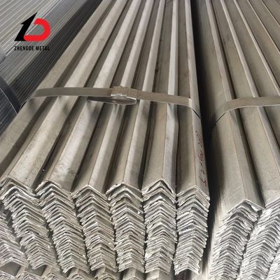 Structurel Barre d'angle perforée laminée à chaud à faible teneur en carbone légère Ss400 ASTM A36m S235jr