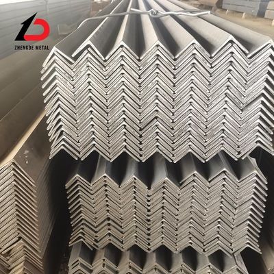 Structurel Barre d'angle perforée laminée à chaud à faible teneur en carbone légère Ss400 ASTM A36m S235jr