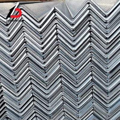 Structurel Barre d'angle perforée laminée à chaud à faible teneur en carbone légère Ss400 ASTM A36m S235jr