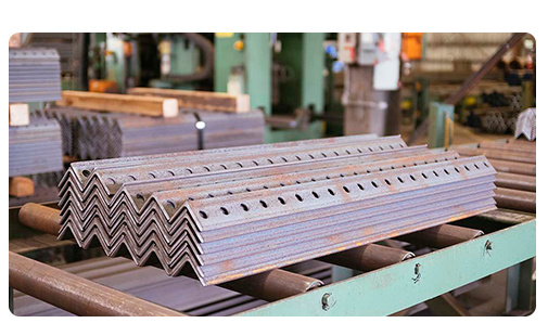 Barres d'angle en acier au carbone perforé en acier doux ASTM A213, A312, ASTM A269 5