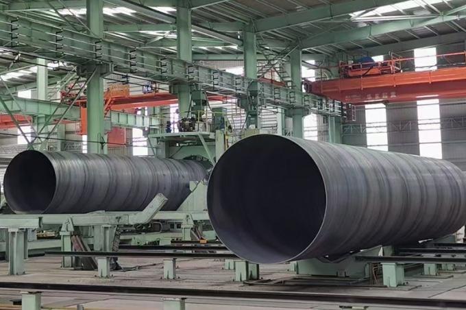 Pipe en acier soudé laminée à chaud usine de gros diamètres Pipe en acier au carbone sans soudure en acier au carbone laminée à chaud enduite de parois épaisses enroulée pour le transport par pipeline Prix de vente directe 4